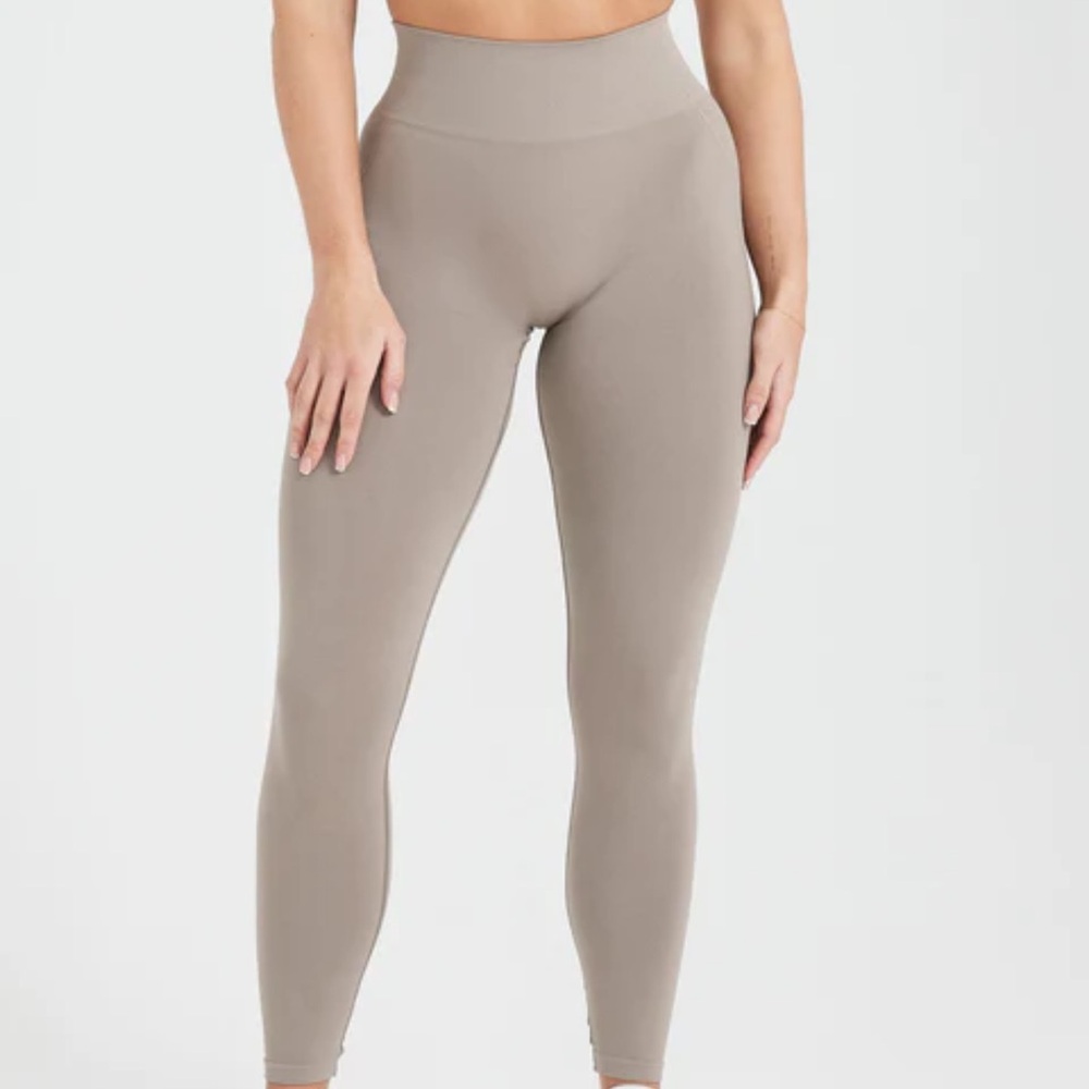 NWT ONER ACTIVE EFFORTLESS LEGGINGS *runs small*